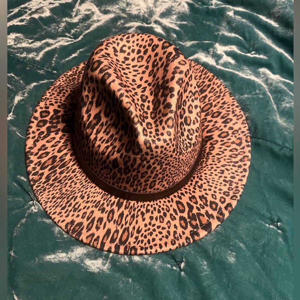 Felt leopard print fedora